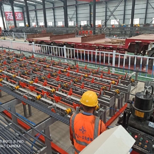 數控鋸切套絲打磨生產線